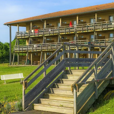 Pierre & Les Rives De La Seugne Aparthotel 3*