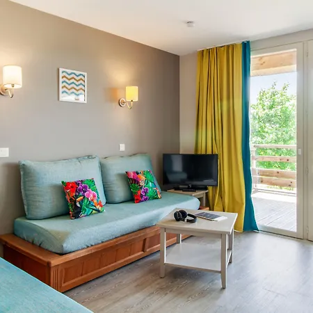 Aparthotel Pierre & Les Rives De La Seugne 3*