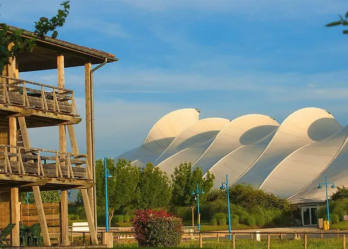 Pierre & Les Rives De La Seugne Aparthotel 3*